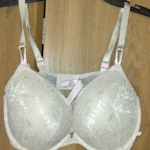 Victoria's Secret Cream Push Up Lace Bra- 38D